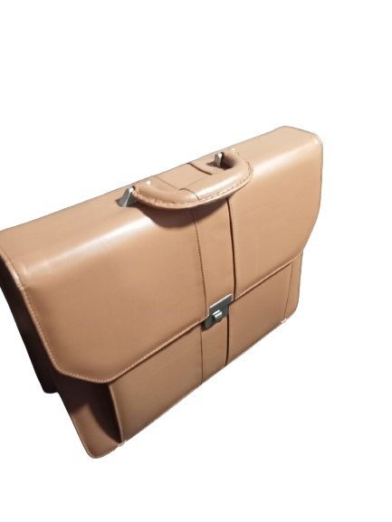 IMG-20250611-WA0253.jpg Leather Bag – Premium Craftsmanship, Timeless Design & Everyday Functionality - Image 1